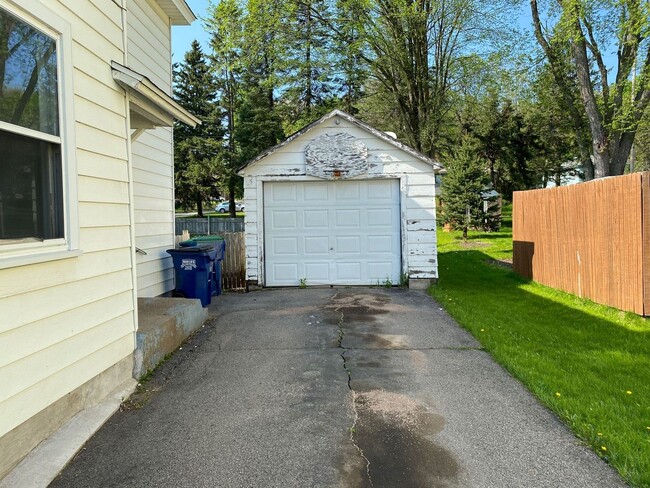 Building Photo - 3 Bed 1 Bath Single Family Home in Wausau ...