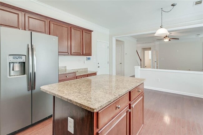 Building Photo - 2262 Young America Dr NE