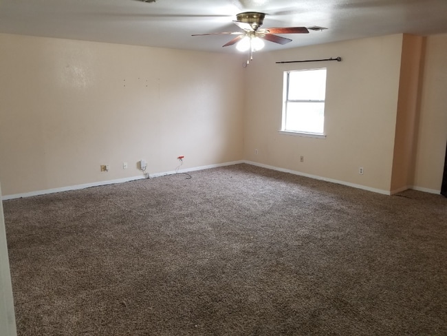 Building Photo - 1636 Elizabeth Dr