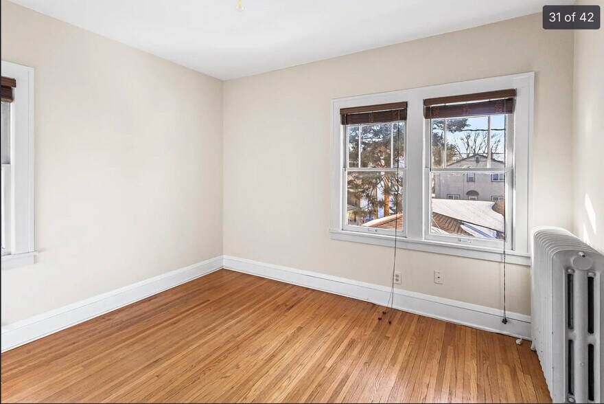 Building Photo - 5000 Newton Ave S