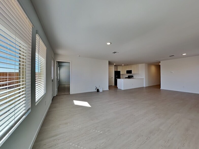 Building Photo - 3712 Los Cabos Dr