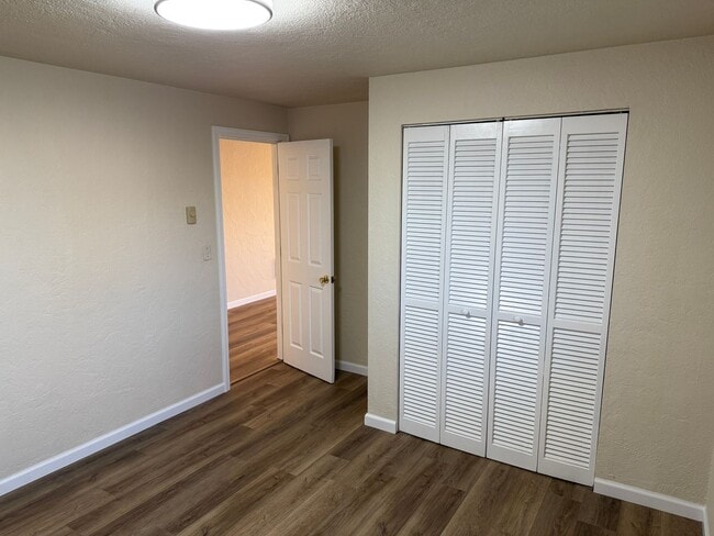 Building Photo - Updated 3 bedroom 1 bathroom house!