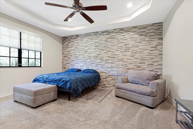 Building Photo - 13013 Riverwalk Cir S
