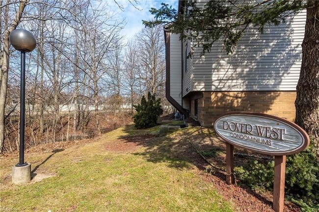 Beautiful View!!! Quiet!!! - 27467 Westown Blvd