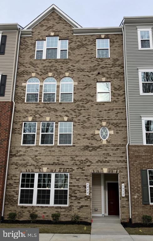 Building Photo - 7977 Independence Dr