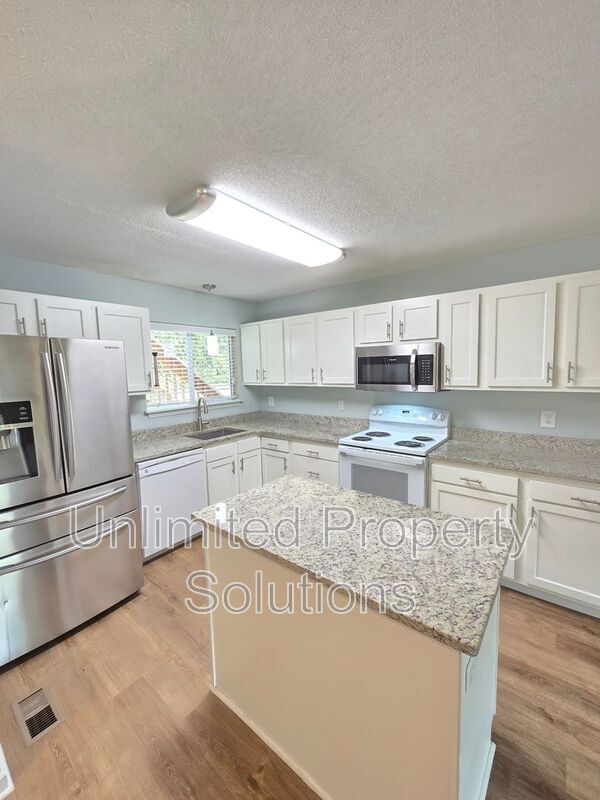 Building Photo - 5211 Lapaloma Ct