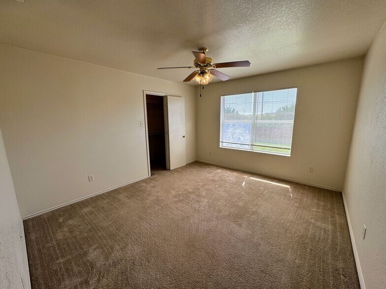 Building Photo - 5102 Lauren Lea Dr