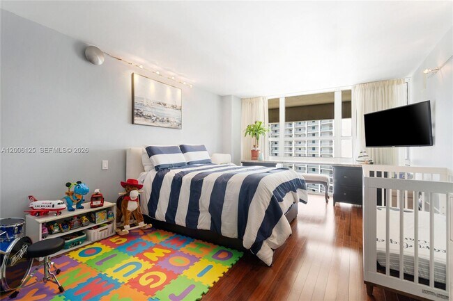 Building Photo - 600 NE 36th St