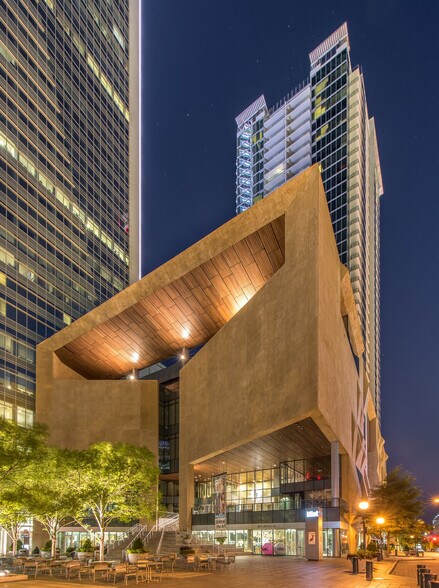 Building Photo - Museum Tower