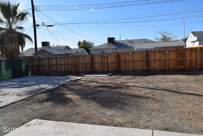 Building Photo - 3 br, 2 bath House - 1416 Manzanita Way