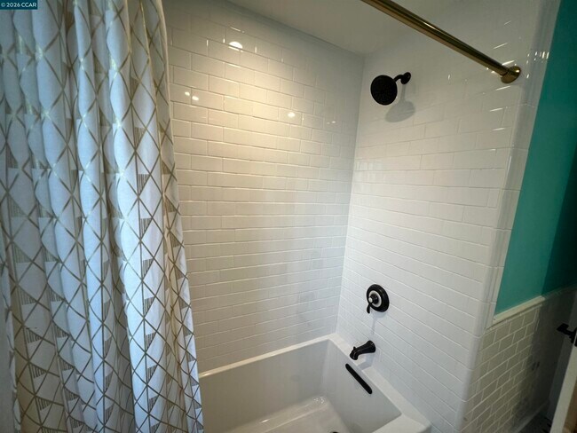 Building Photo - 1091 Alamo Ct