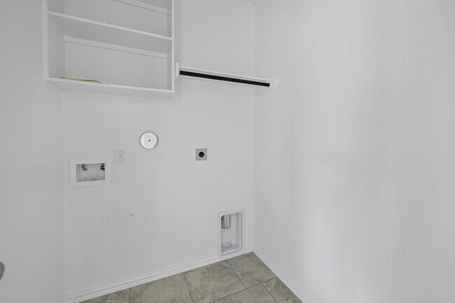 Building Photo - 2403 Dovetail Park Ln