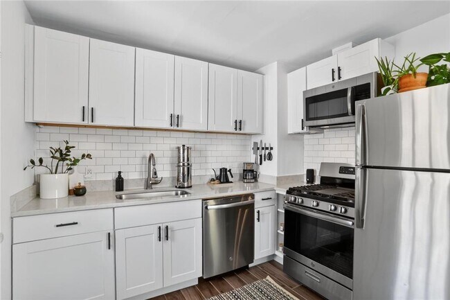 Building Photo - 1267 Lyle Pl NW