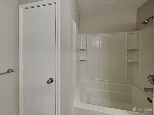 Building Photo - 5305 Riverflat Ct