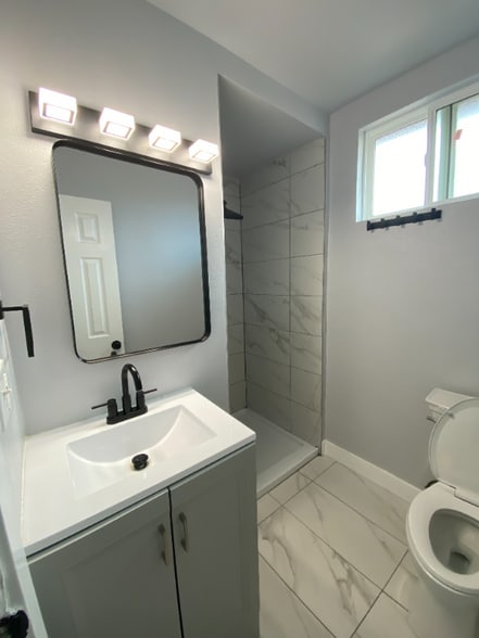 Building Photo - 1509 E 20th St