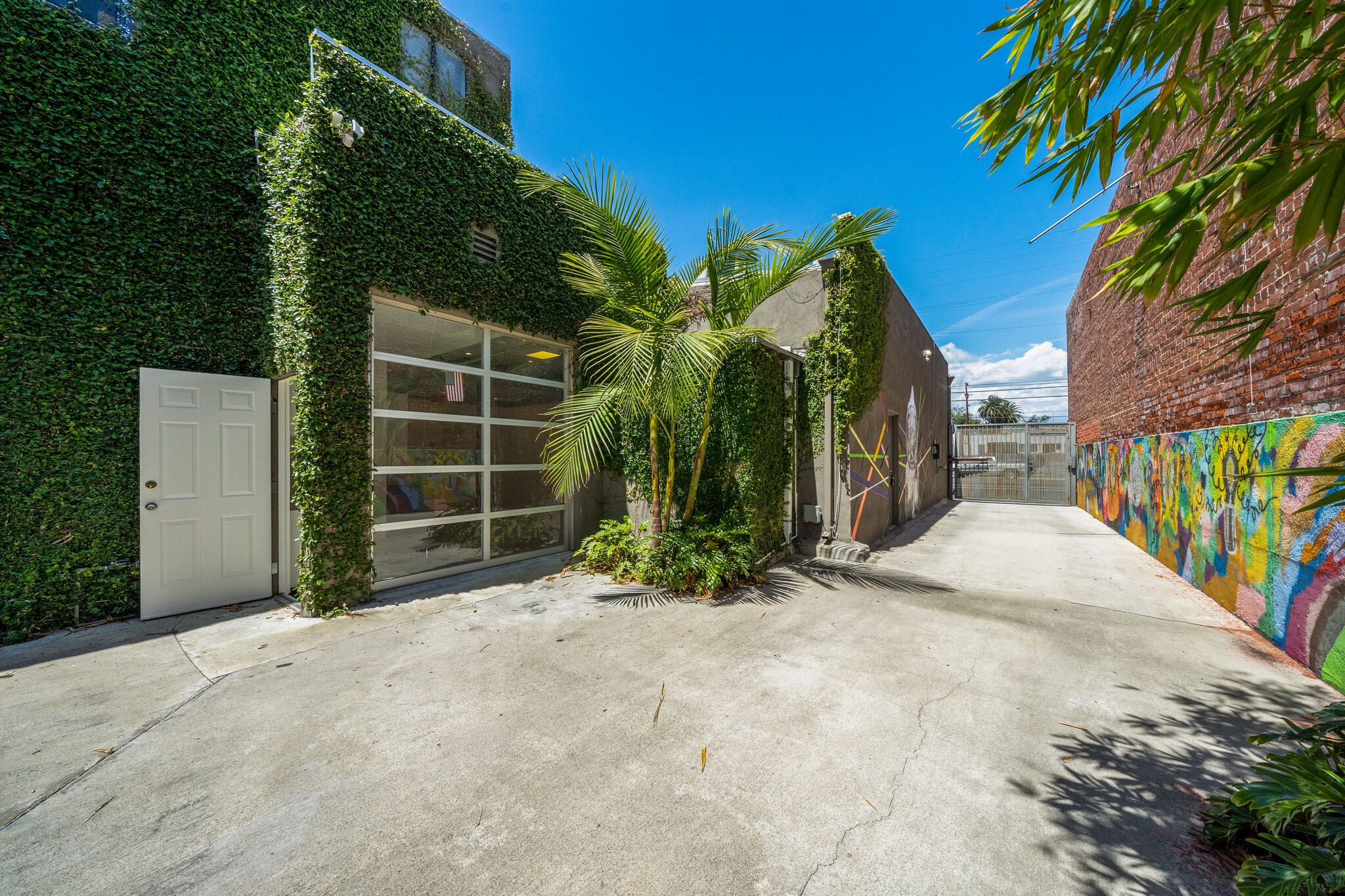 Building Photo - 4870 W Adams Blvd