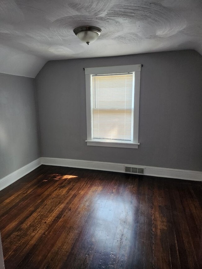 Building Photo - Great 3 Bed 2 Bath for Rent