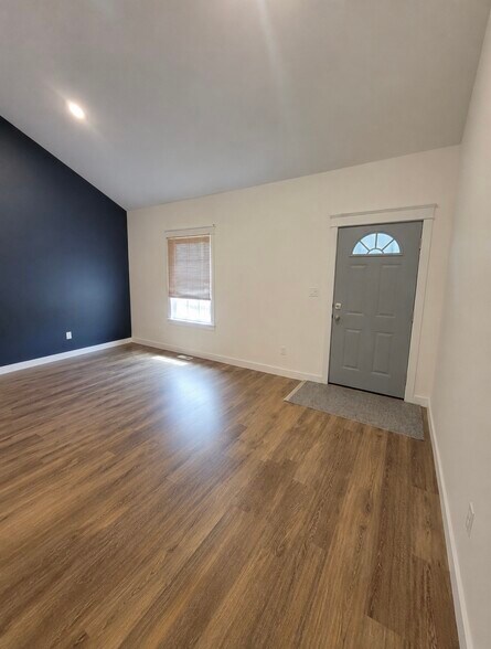 Building Photo - 1679 Pickens Cir
