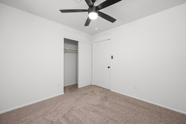 Building Photo - 3861 S Sol Dr
