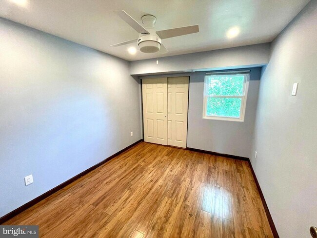 Building Photo - 506 Meadowview Ln