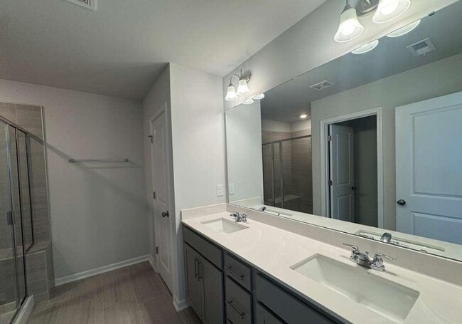 Building Photo - 5014 Pufa St