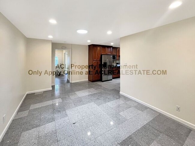 Building Photo - Bright 3-Bed, 2-Bath Hayward Hills Home wi...