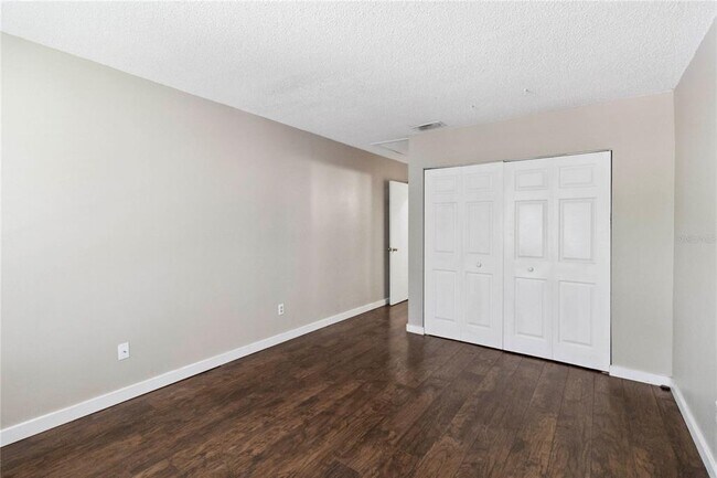 Building Photo - 662 Kenwick Cir