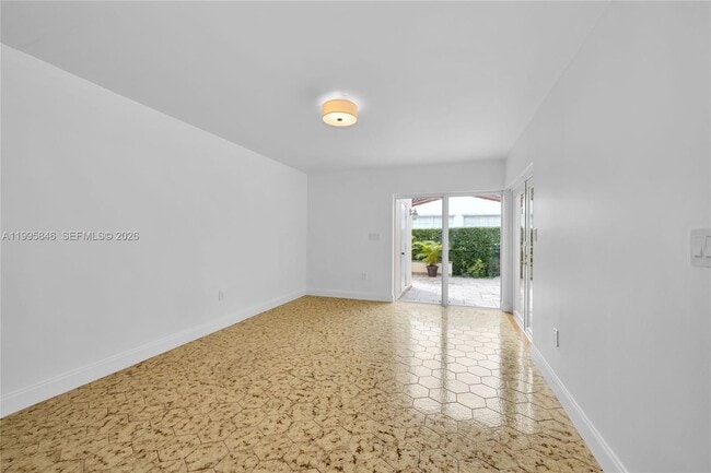 Building Photo - 1240 Ortega Ave