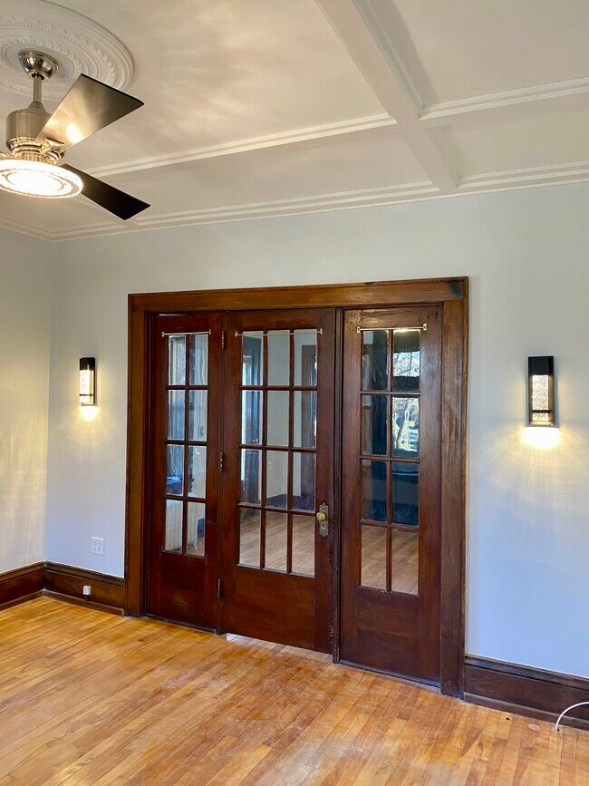 Building Photo - 780 Curfew St