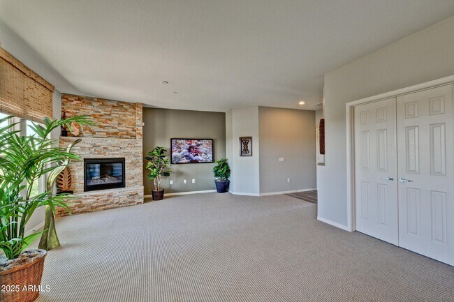 Building Photo - 33575 N Dove Lakes Dr