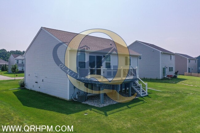 Building Photo - Immaculate Upgraded 3-Bed / 2-Bath Home in...