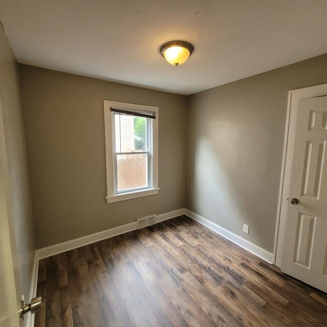 Building Photo - 2624 Portman Ave