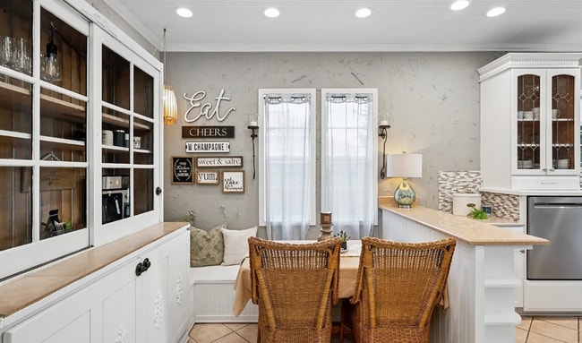 Building Photo - Charming updated 1920s 3BD 3BA
