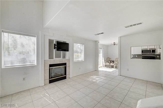 Building Photo - 4040 Castle Cove Dr