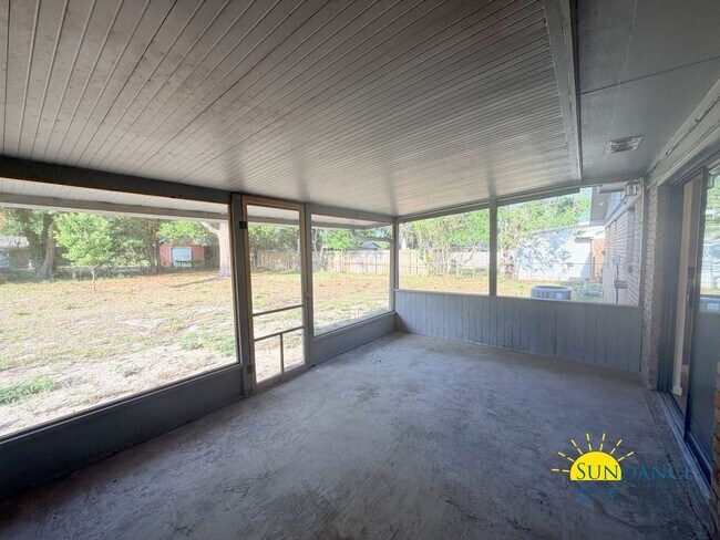 Building Photo - Beautifully Updated 3 Bedroom Home in Mary Esther, near Highway 98!
