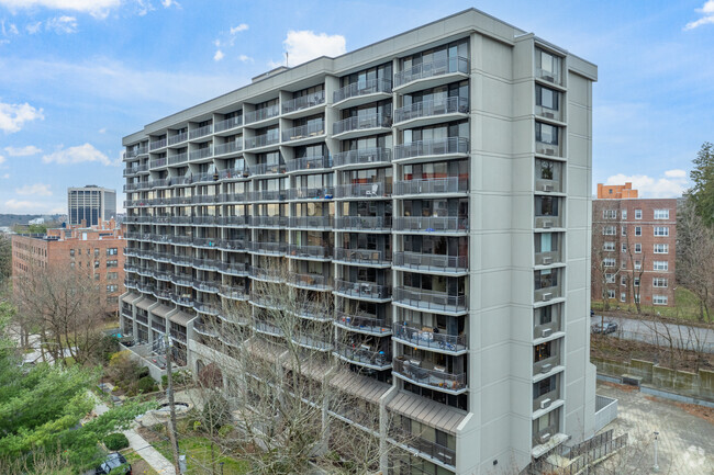 15 Stewart Pl - Heritage Tower Condominium