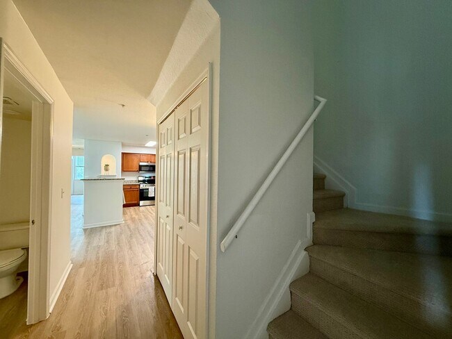 Building Photo - Bright and updated 3-bedroom, 2-bath condo