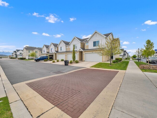 Building Photo - Ken-98 E Harmony Ct Saratoga Springs, UT 84045