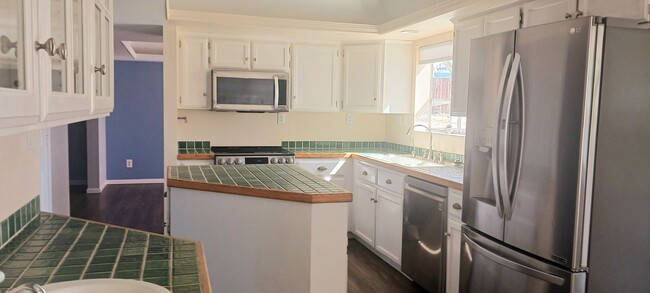 Building Photo - Spacious Home by Carson River
