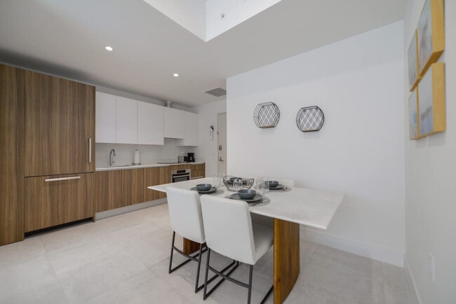 Building Photo - 239 SW 9th St