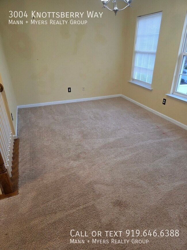 Building Photo - 3004 Knottsberry Way