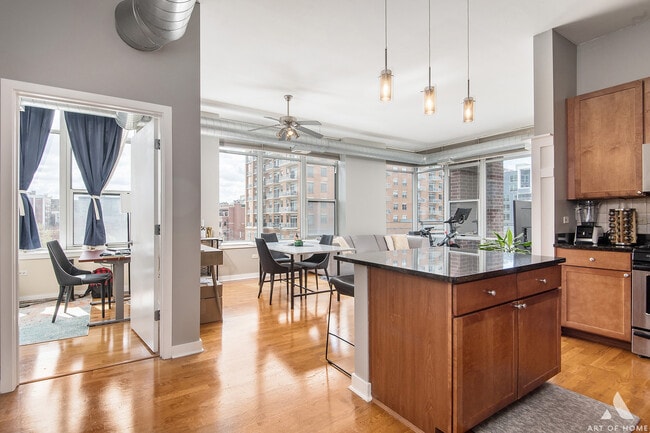 Building Photo - 901 W Madison St