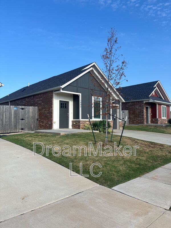Building Photo - 1002 Riva Pkwy