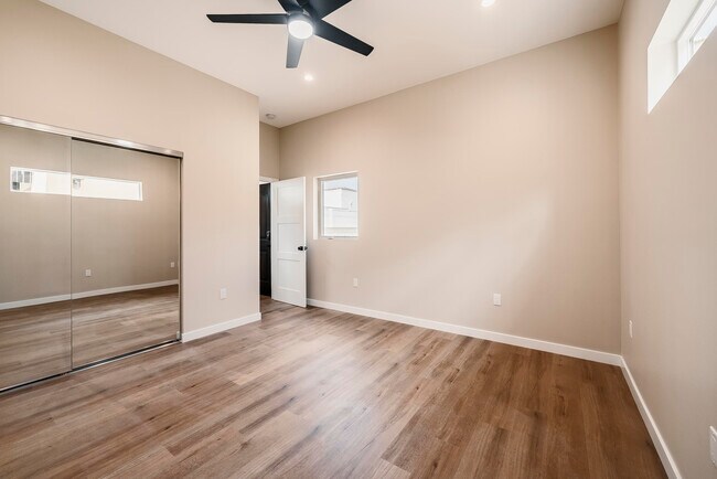 Building Photo - 716 Portola Ave