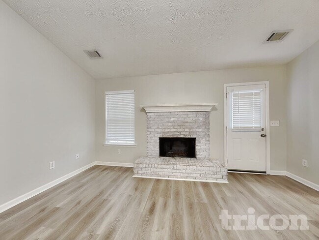 Building Photo - 1528 Cardinal Ln