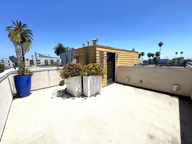 Building Photo - 5628 W Observation Ln
