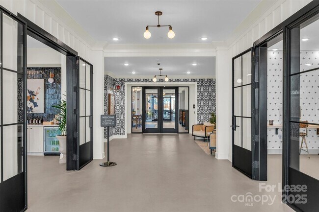 Building Photo - 9821 Research Dr