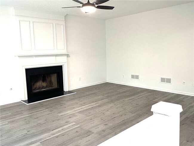 Building Photo - 6440 Barwick Ln