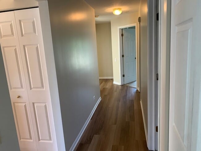 Building Photo - 2817 Stonewater Dr