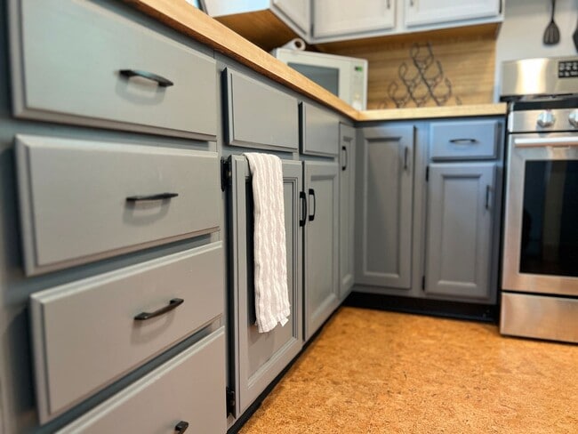 Building Photo - Great Furnished Home in TC